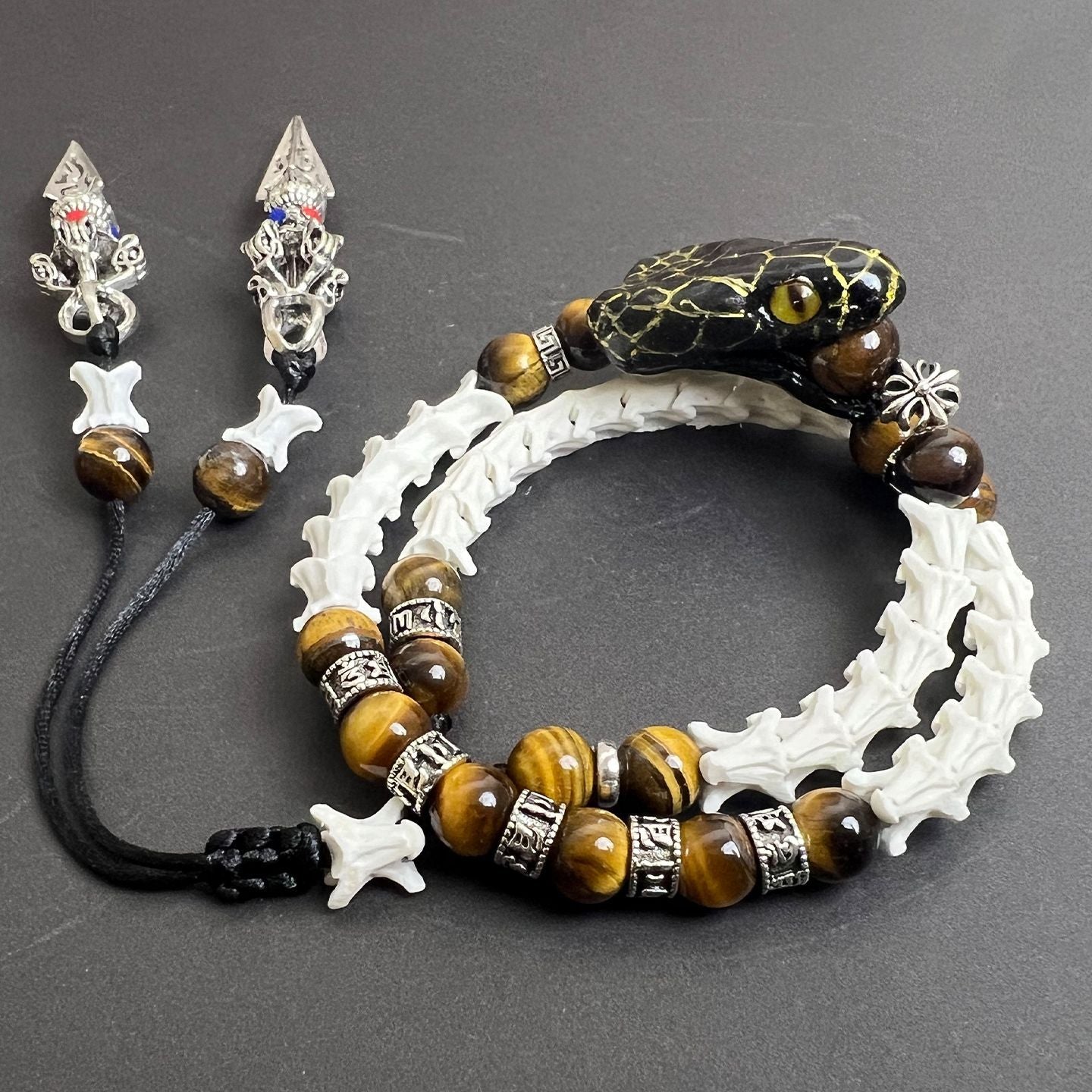 Real Snake Vertebrae Bracelet – Gothic Punk Accessory for Men & Women