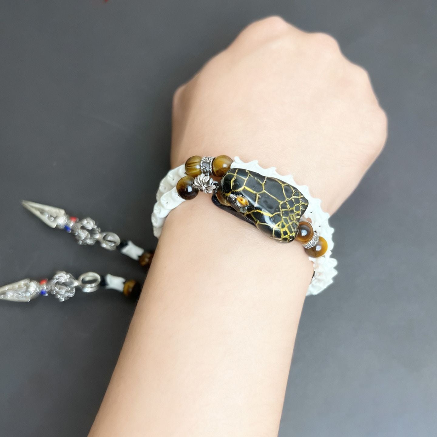 Real Snake Vertebrae Bracelet – Gothic Punk Accessory for Men & Women