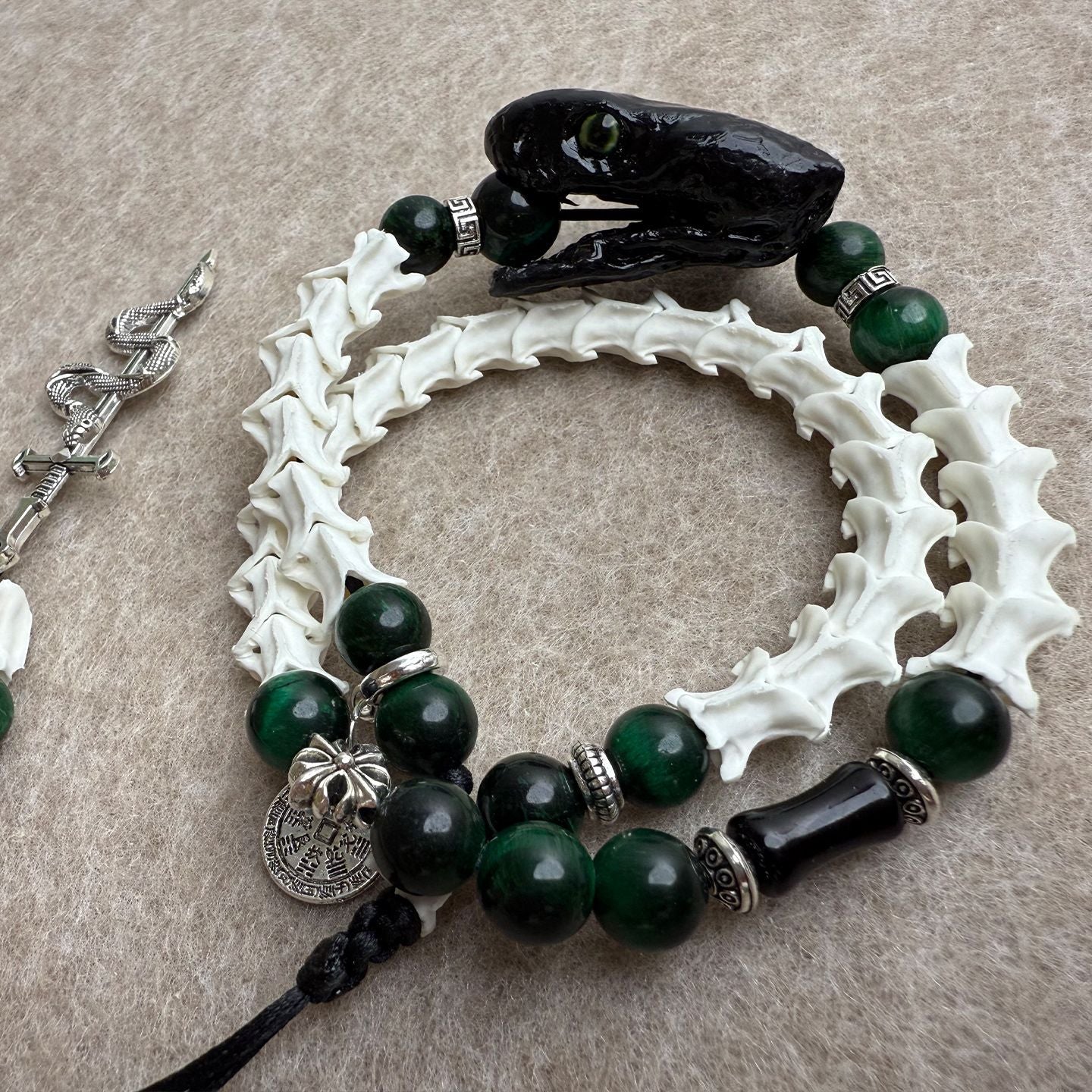 eal Snake Vertebrae Bracelet – Gothic Punk Accessory for Men & Women