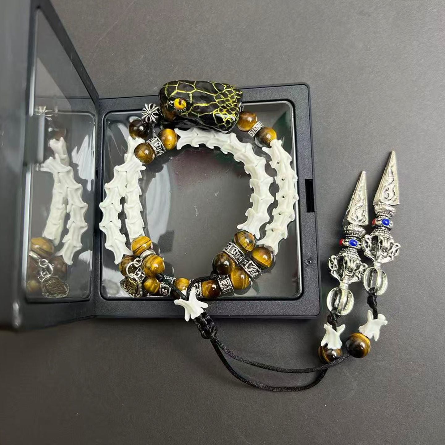 Real Snake Vertebrae Bracelet – Gothic Punk Accessory for Men & Women